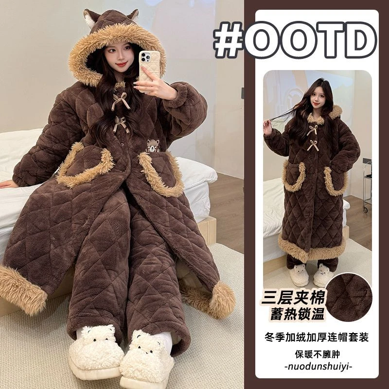 2025冬季连帽浣熊睡袍女珊瑚绒三层夹棉加绒加厚保暖家居服可外穿