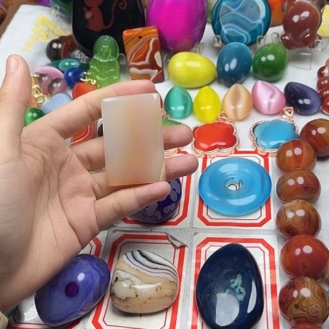玛瑙/玉髓颈饰未镶嵌