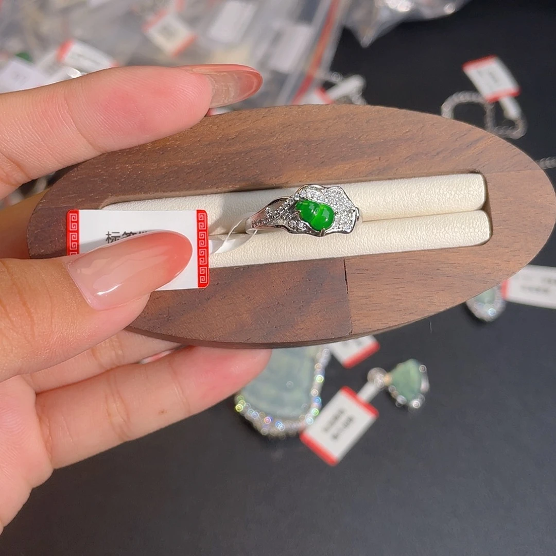 翡翠戒指未镶嵌戒指