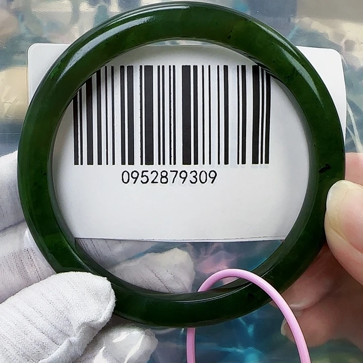 ****心和田玉未镶嵌手镯微瑕64