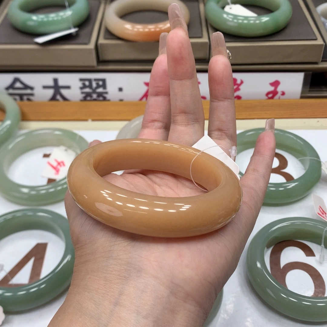 石英质玉手镯未镶嵌落****灵