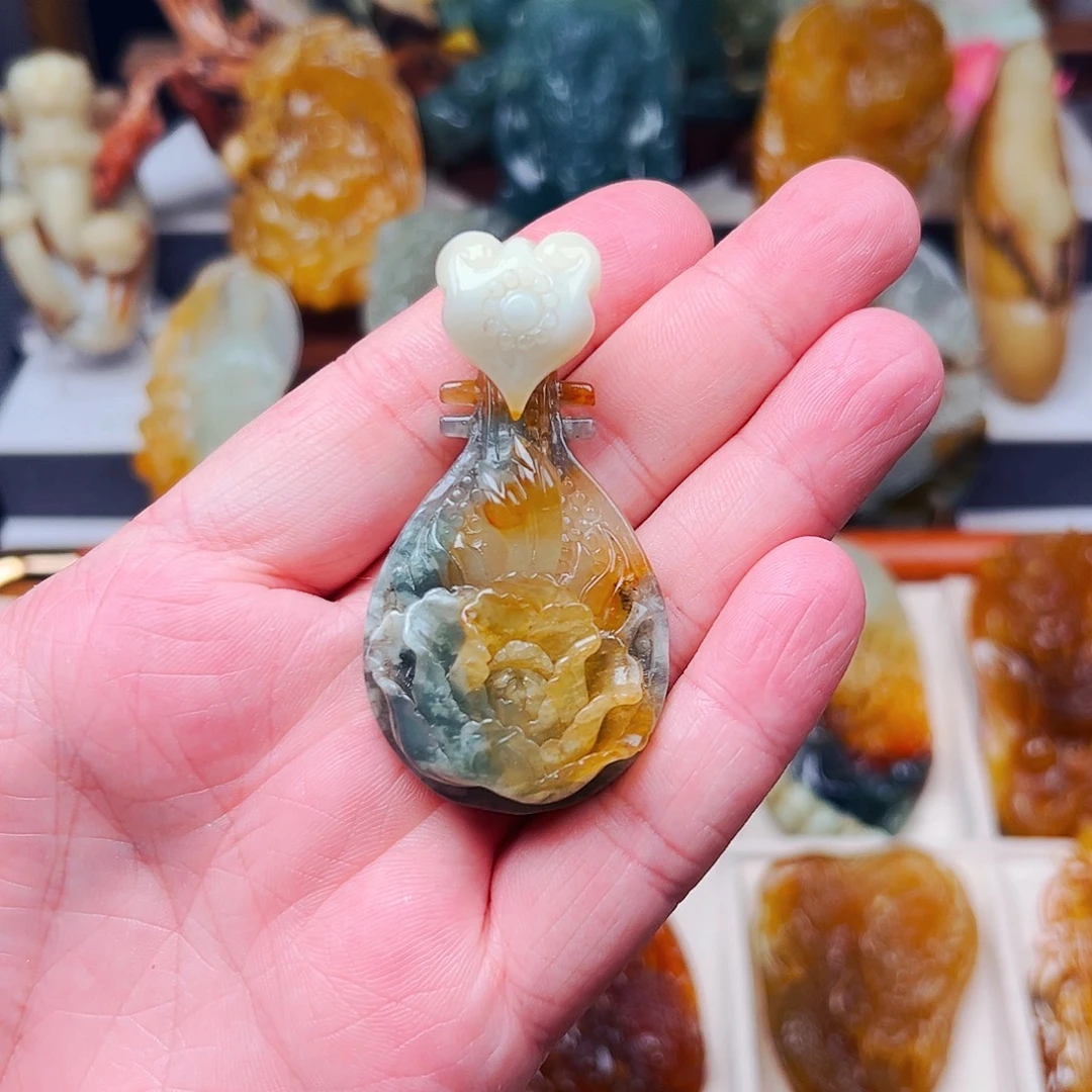 蛇纹石玉未镶嵌颈饰