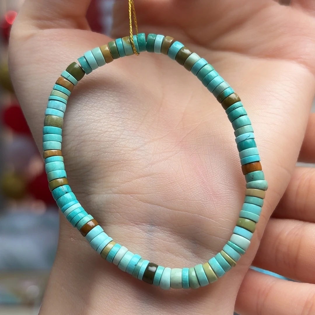 绿松石未镶嵌颈饰