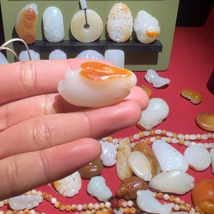 和田玉挂件未镶嵌记****月