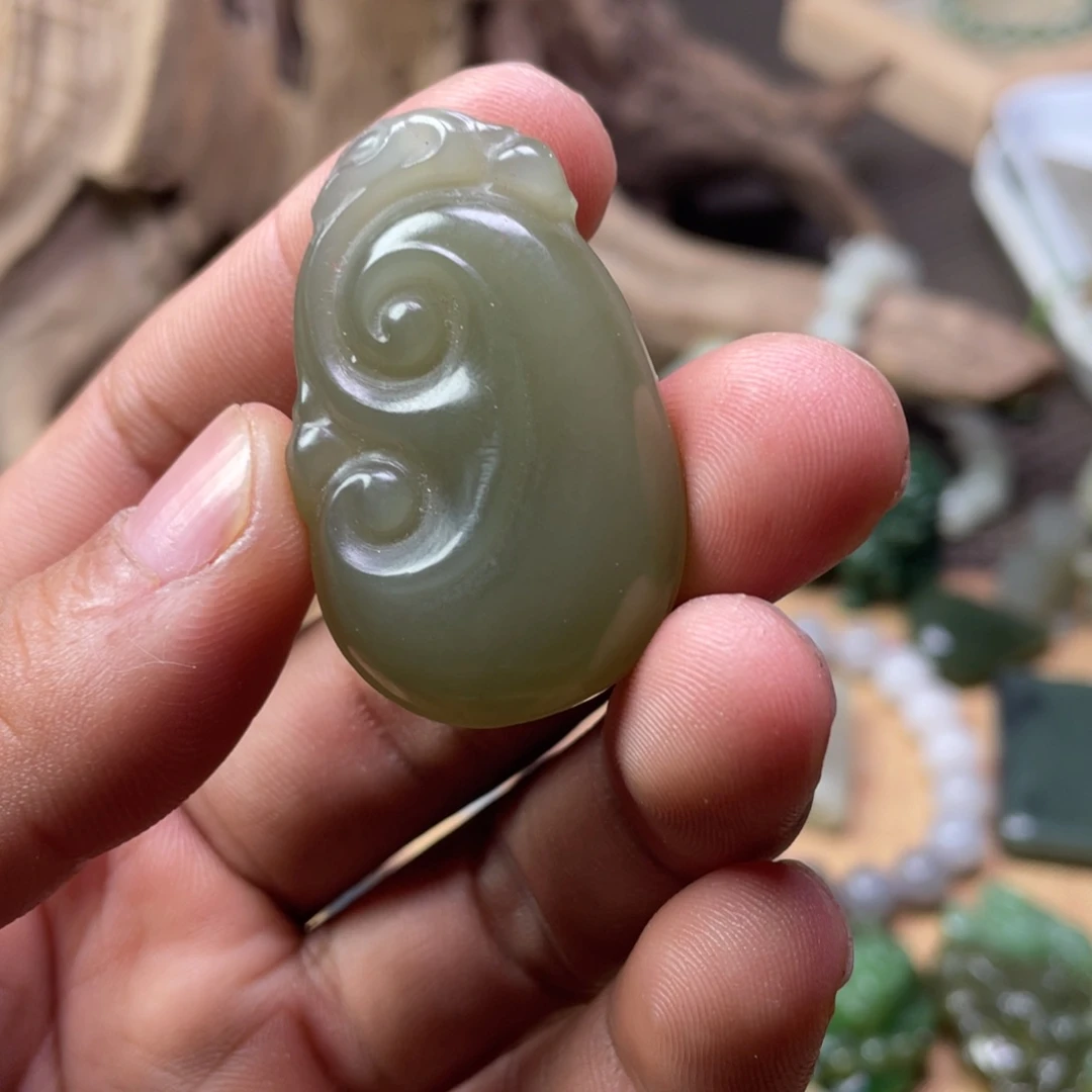 和田玉未镶嵌颈饰