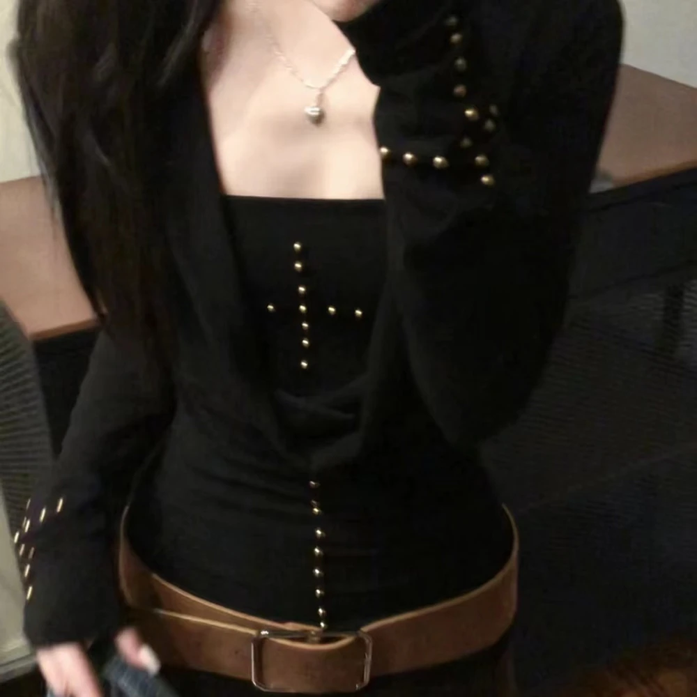 黑色钉珠假两件T恤女春季新款打底内搭纯欲风设计感显瘦长袖上衣