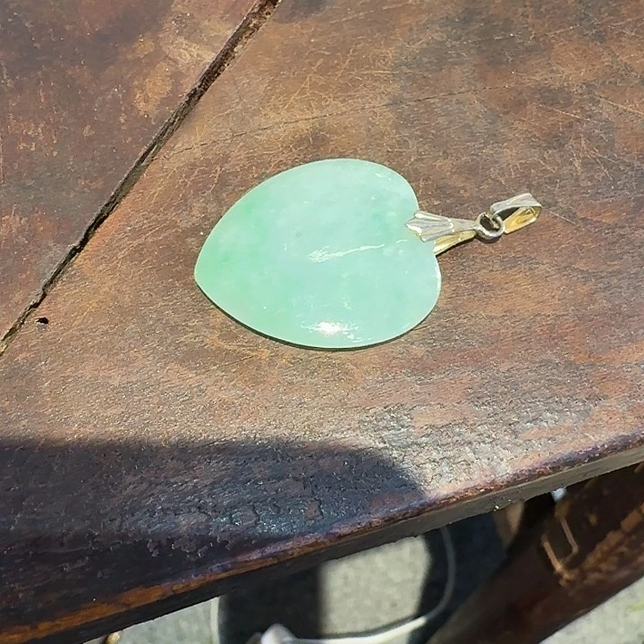 K***界翡翠未镶嵌颈饰美丽的产品给特别的你