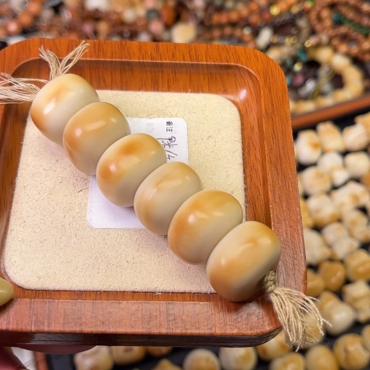 菩提籽类冰糖葫芦串