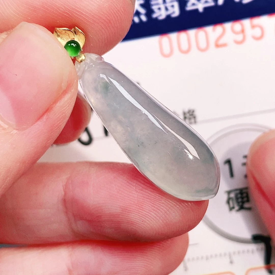 颈饰18K金镶嵌翡翠