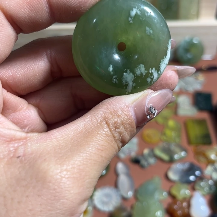 蛇纹石玉合金颈饰