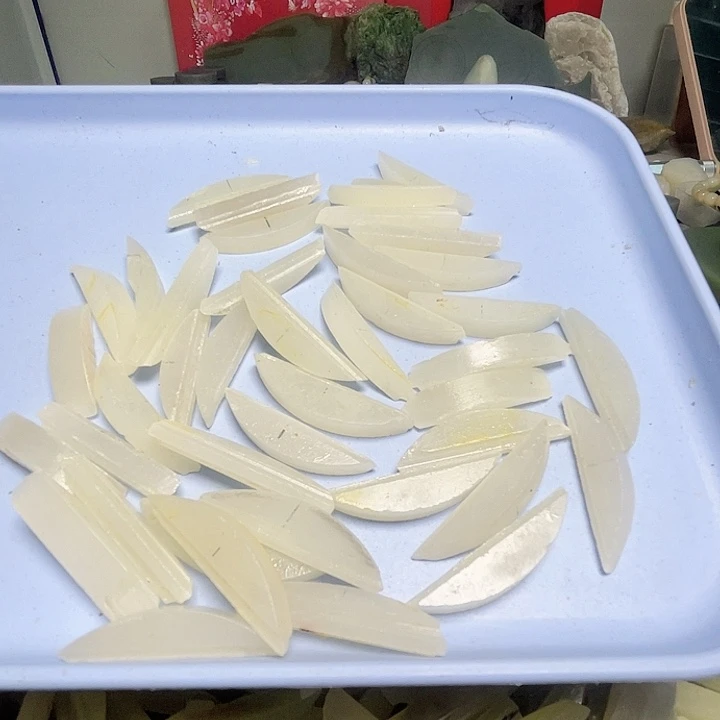 和田玉未镶嵌珠宝半成品
