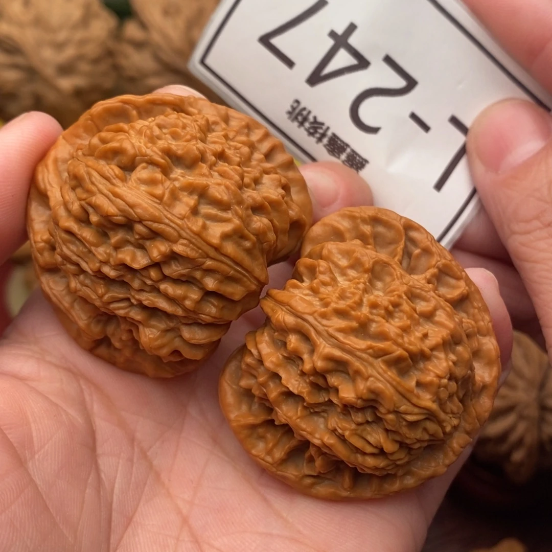 文玩核桃把件狮子头43….