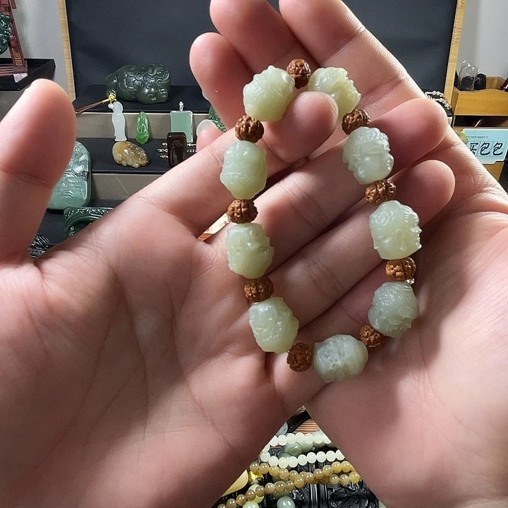 寐***尘和田玉未镶嵌颈饰