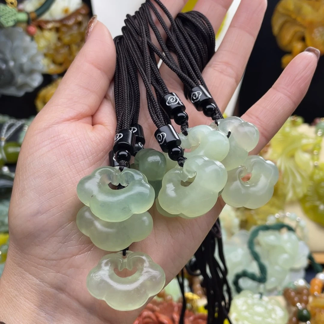 未镶嵌蛇纹石玉颈饰