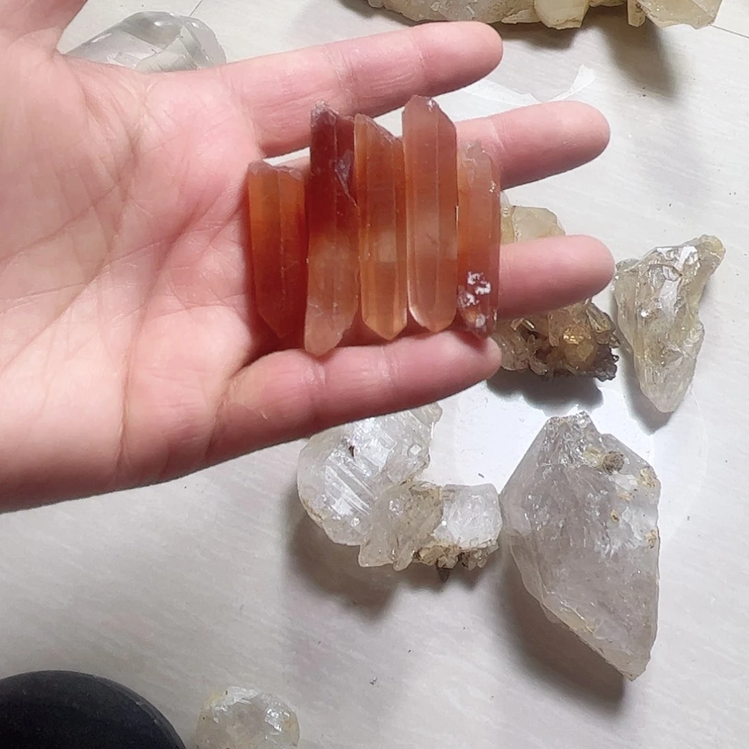 水晶天然水晶原石未镶嵌马*嘟