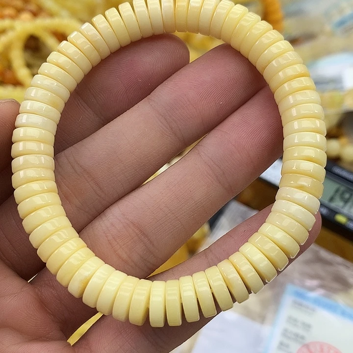 蜜蜡未镶嵌珠宝奇石