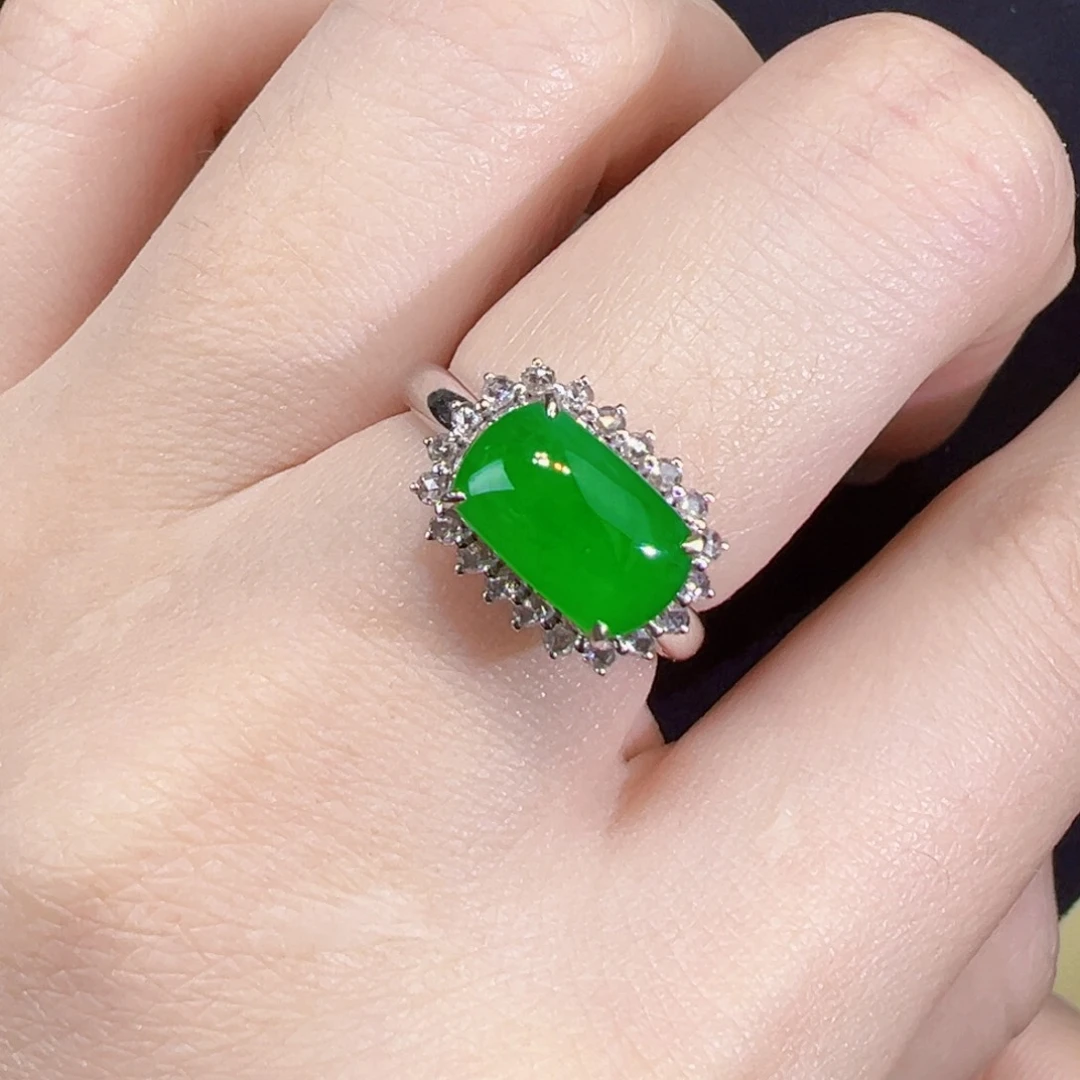 翡翠戒指18K金镶嵌马鞍