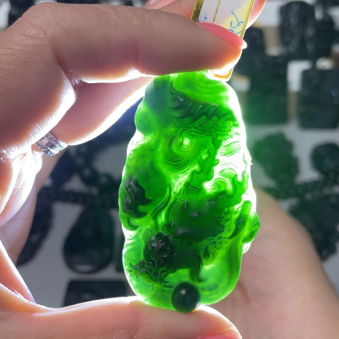 蛇纹石玉未镶嵌吊坠