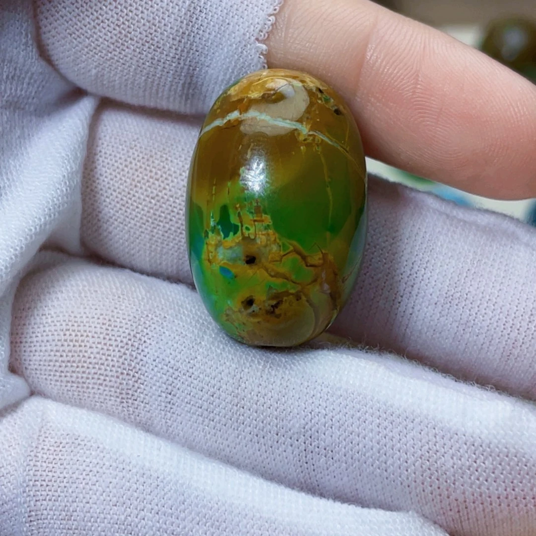 绿松石未镶嵌饰品