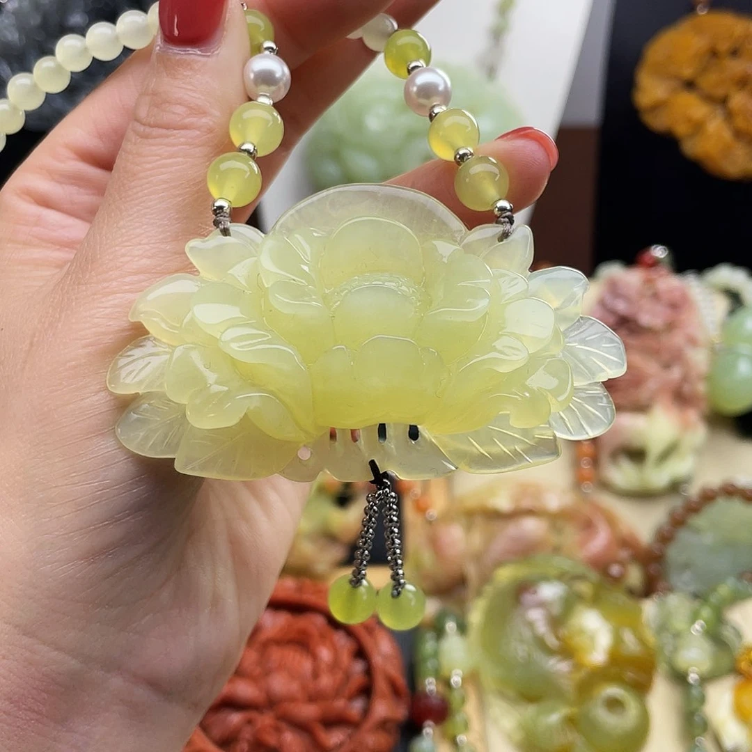 未镶嵌蛇纹石玉颈饰