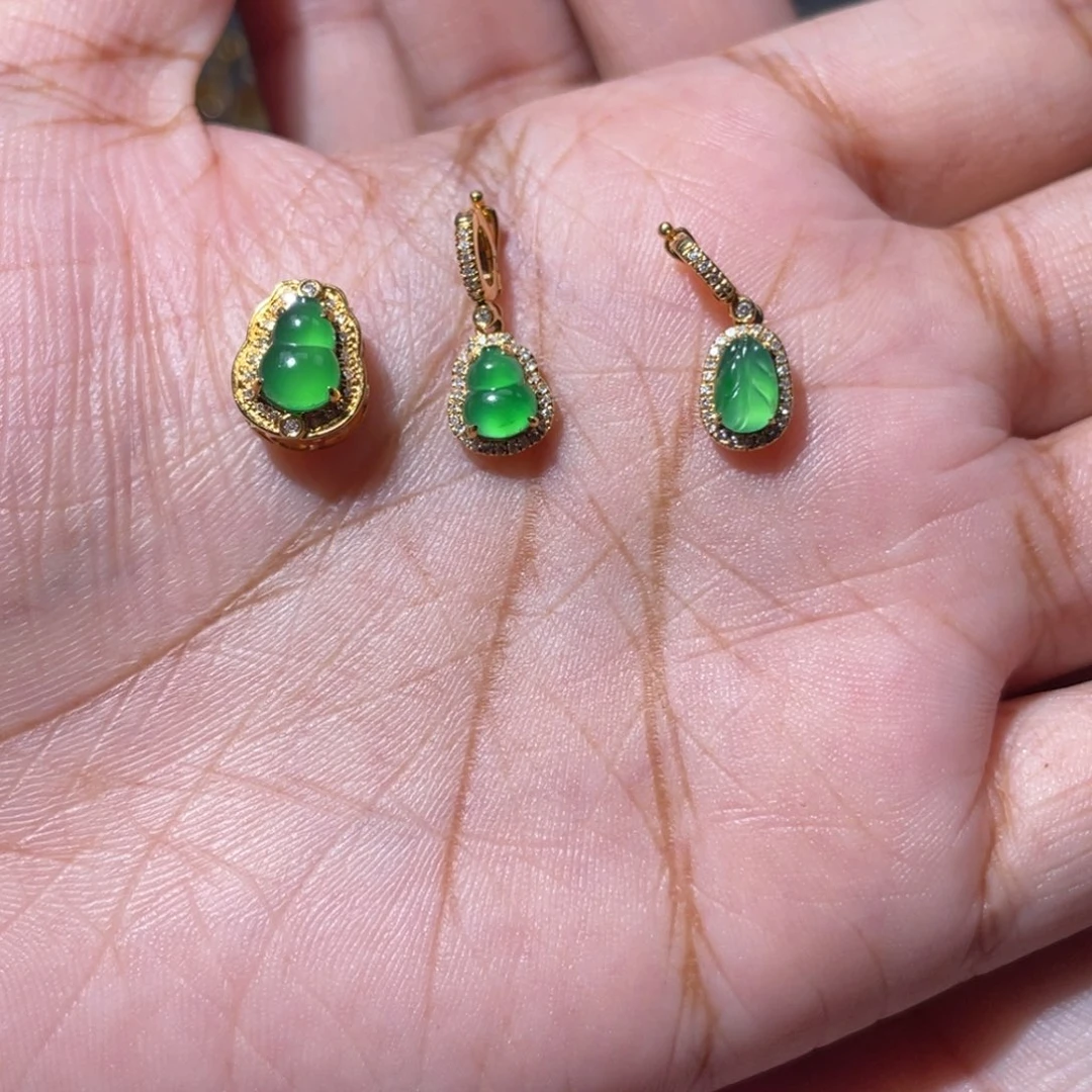 吊坠(不含链)18K金镶嵌翡翠曲*星