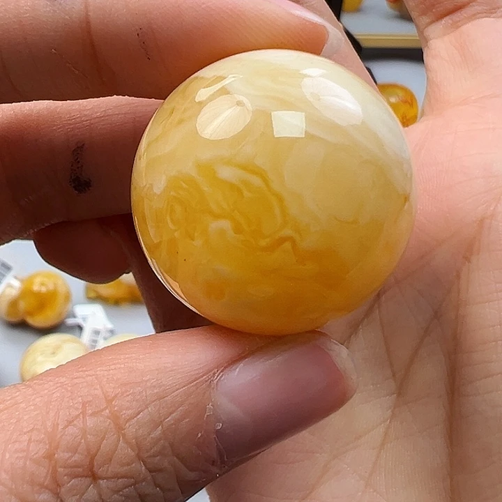 蜜蜡未镶嵌珠宝奇石
