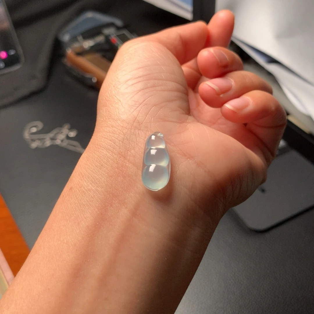 翡翠颈饰未镶嵌玻璃种豆子