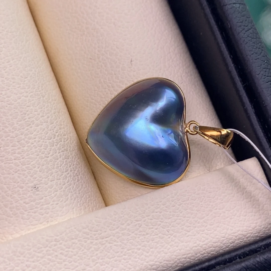 18K金镶嵌颈饰拼合珍珠（马贝珠）