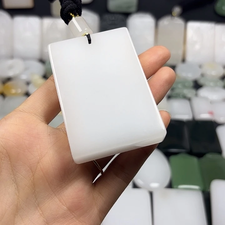 衍***离颈饰未镶嵌石英质玉