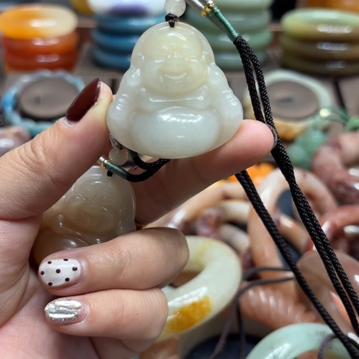 石英岩玉合金颈饰