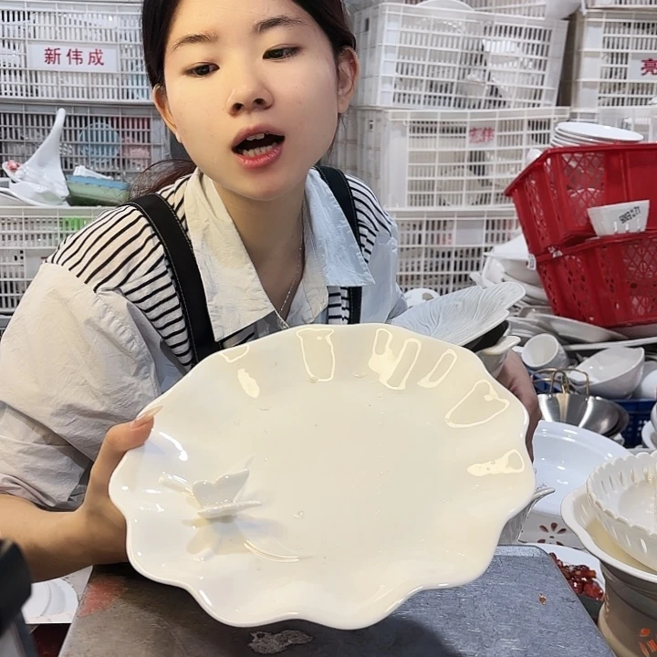 盘微瑕产品………蝴蝶盘两个