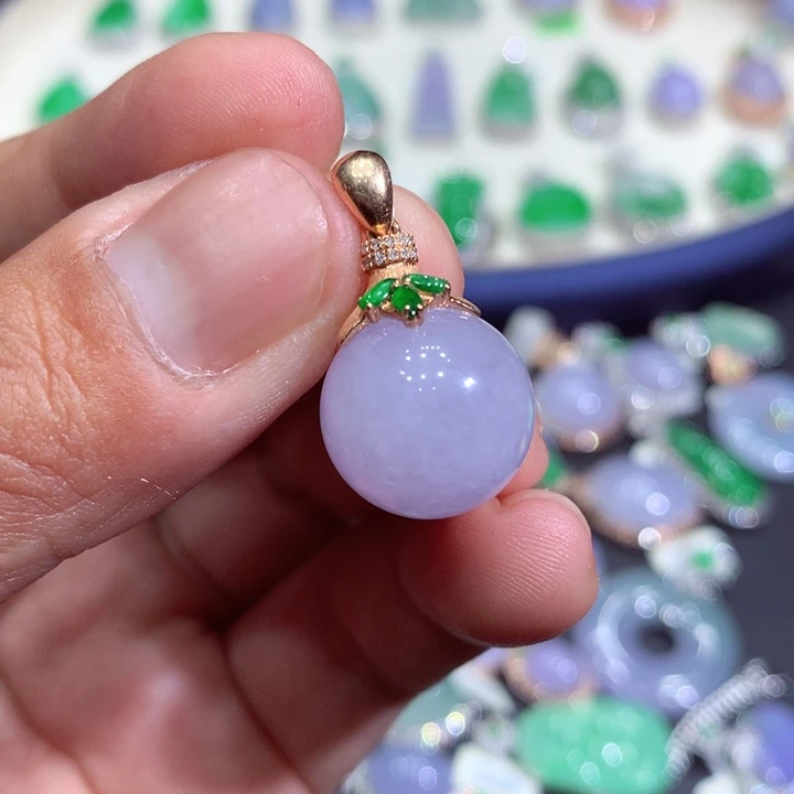 翡翠吊坠(赠链)18K金镶嵌