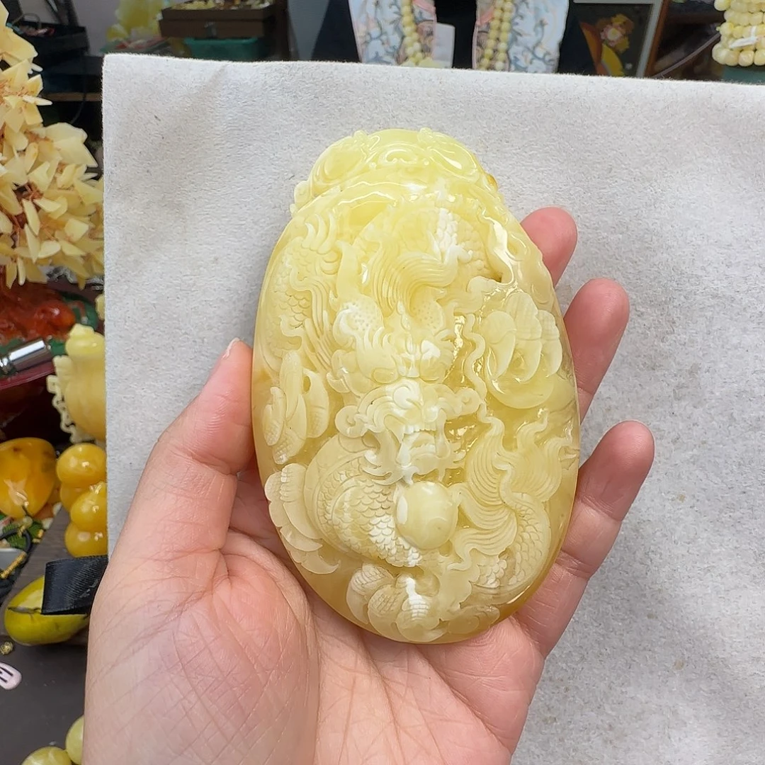 蜜蜡未镶嵌珠宝奇石