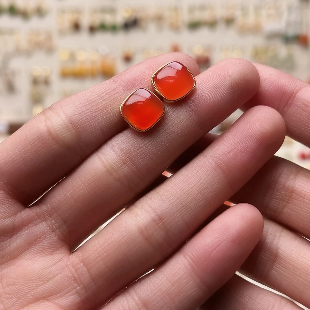 银S925镀金镶嵌和田玉耳钉碧**霞