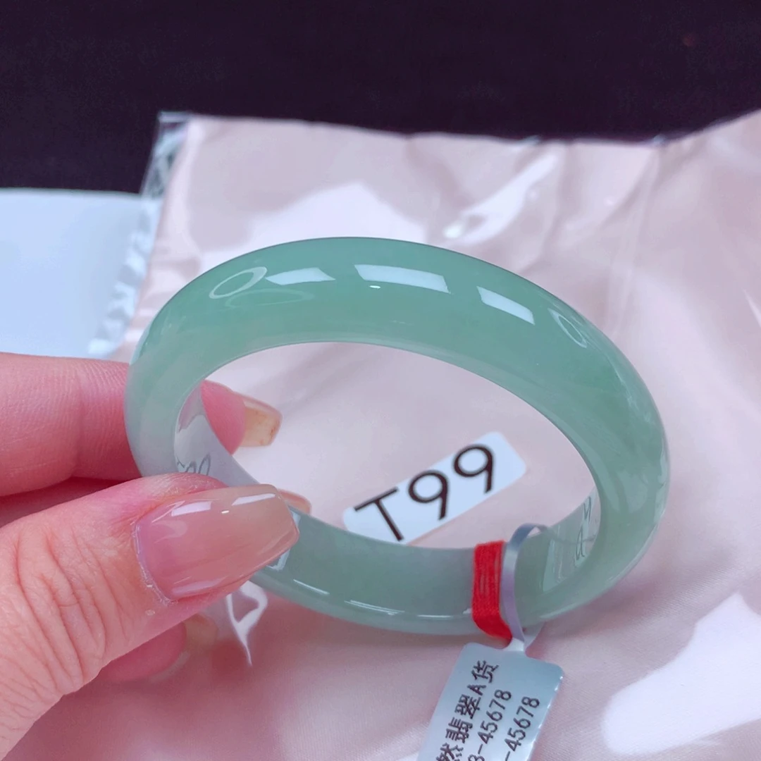 翡翠手镯未镶嵌手镯88