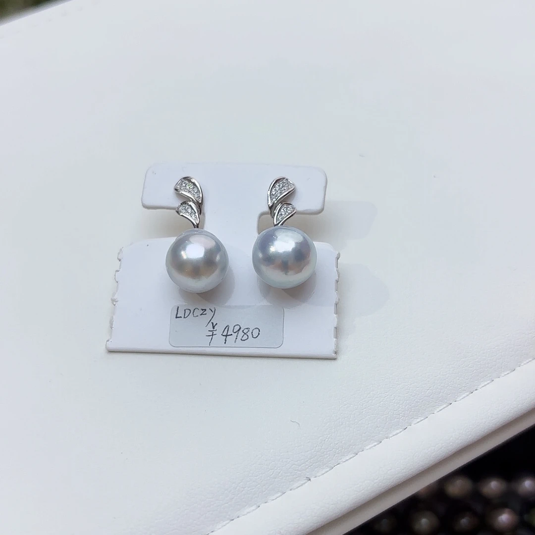 18K金镶嵌海水珍珠耳饰银蓝微巴耳饰