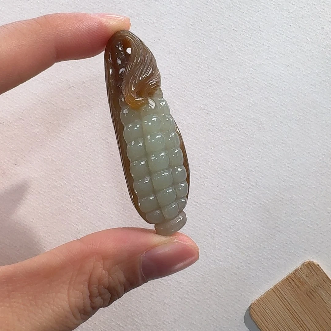 和田玉未镶嵌颈饰若羌黄口