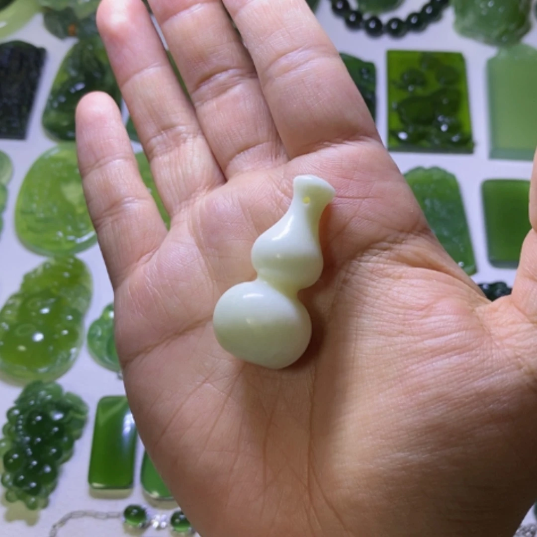 【闪购商品】未镶嵌蛇纹石玉颈饰