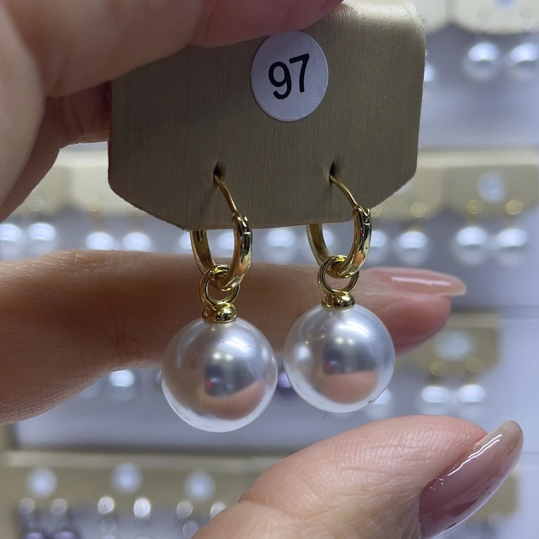 淡水珍珠未镶嵌耳饰
