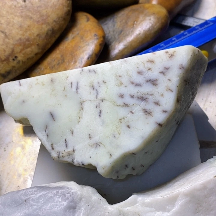 透闪石质玉珠宝半成品未镶嵌