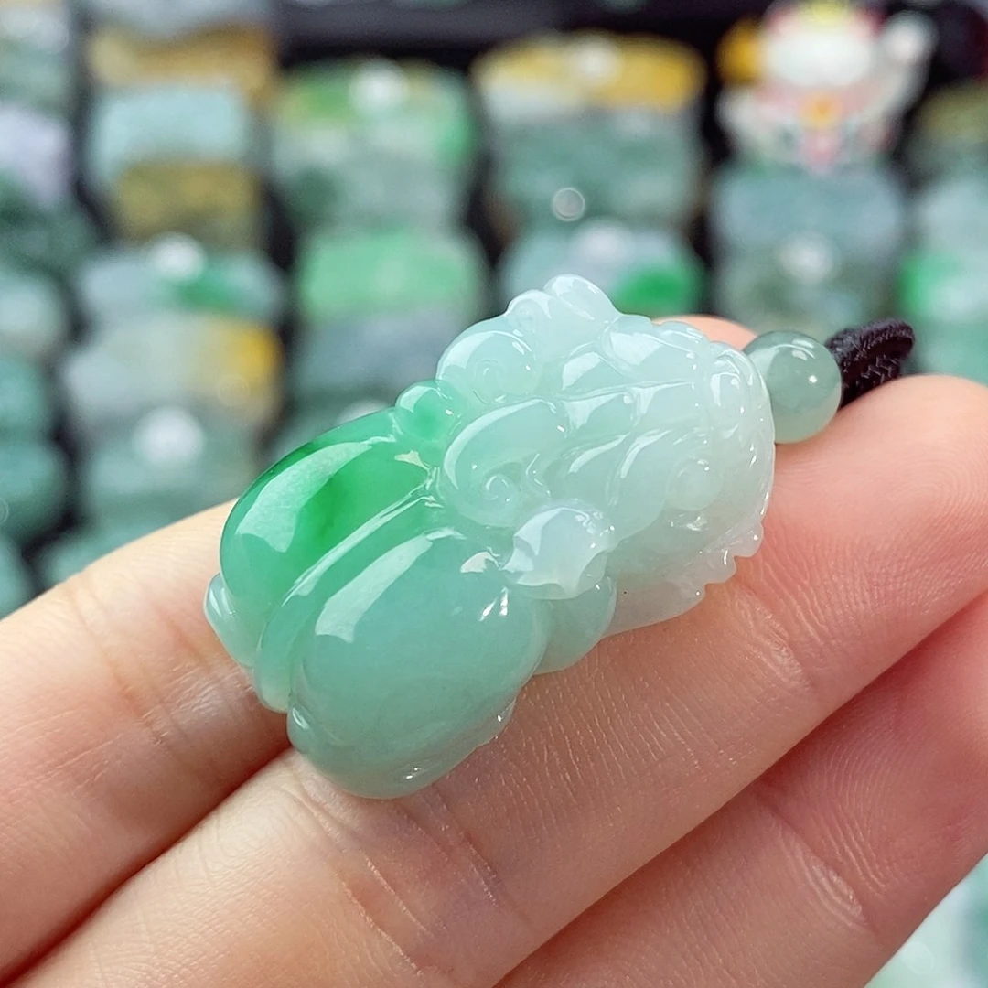 颈饰未镶嵌翡翠天然