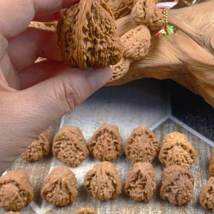 文玩核桃吊坠翔南疆