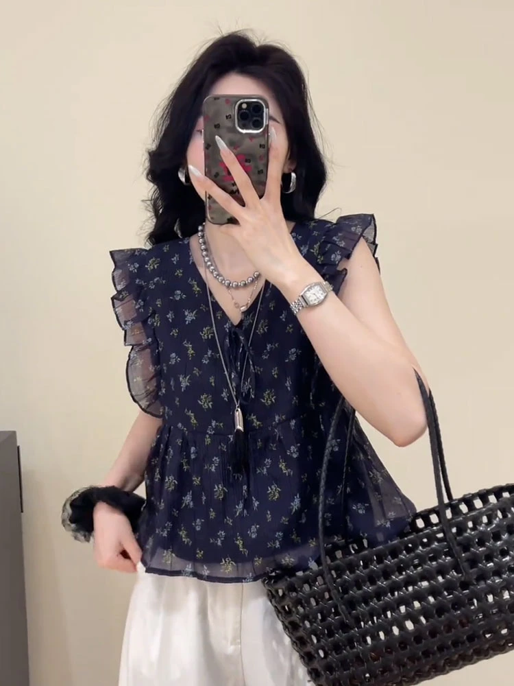 深蓝色薄纱碎花小飞袖V领衬衫女2025夏季新款法式时尚绝美短上衣