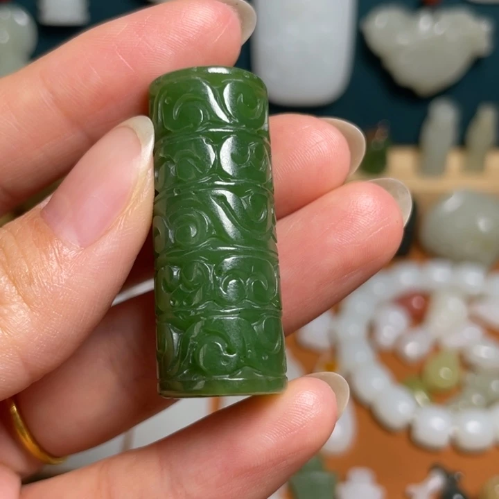 和田玉（碧玉）未镶嵌颈饰唐**兄