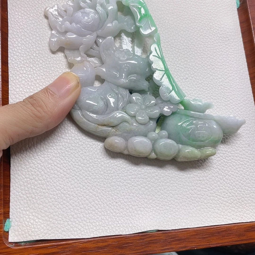 翡翠未镶嵌颈饰吊坠