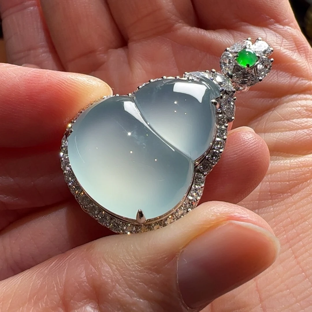 颈饰18K金镶嵌翡翠缅料天然翡翠A货