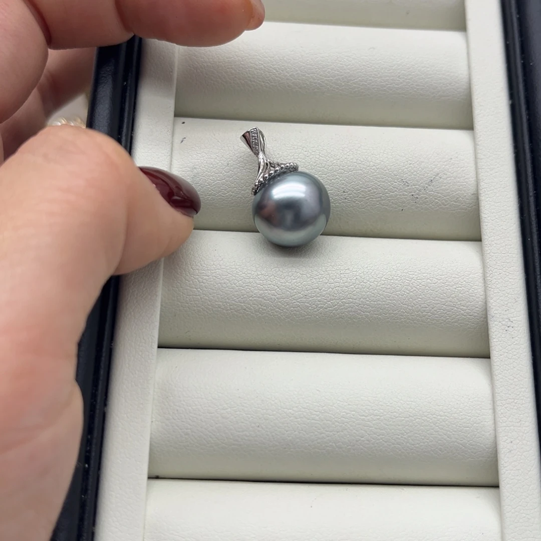 18K金镶嵌吊坠(不含链)海水珍珠