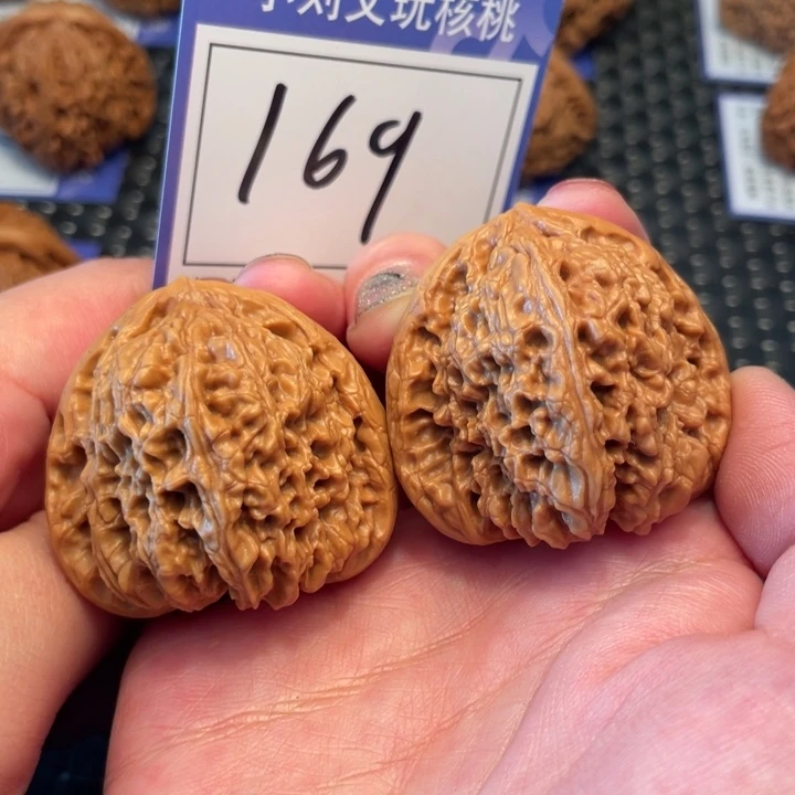 桃核把件41南疆石169。。。