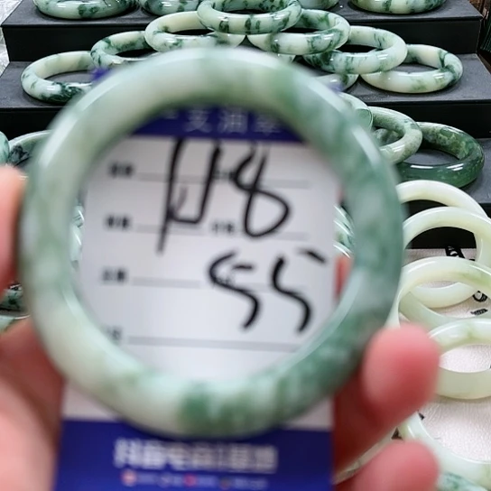 【闪购商品】透闪石-蛇纹石玉未镶嵌手镯