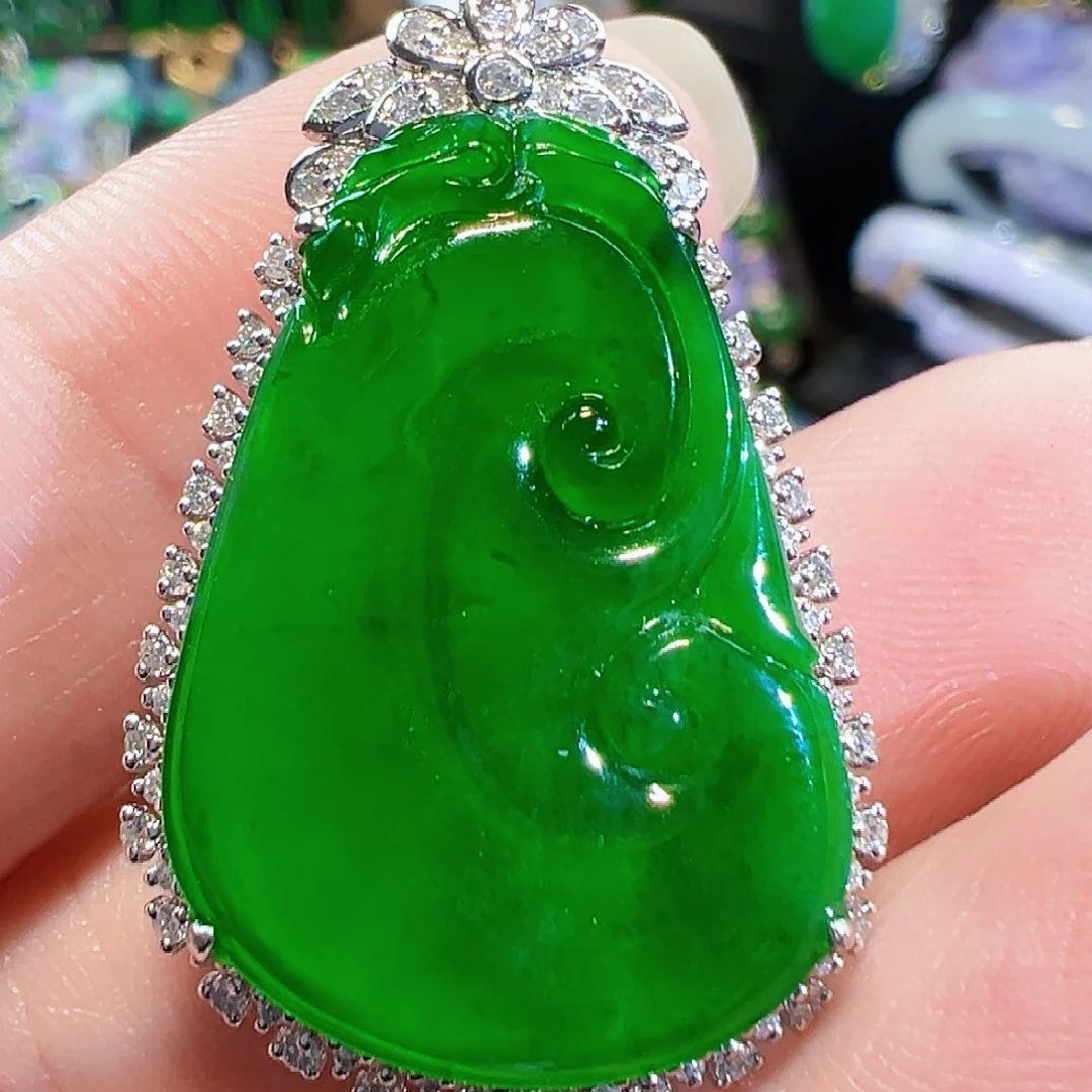 翡翠颈饰18K金镶嵌签收后24小时鉴赏期